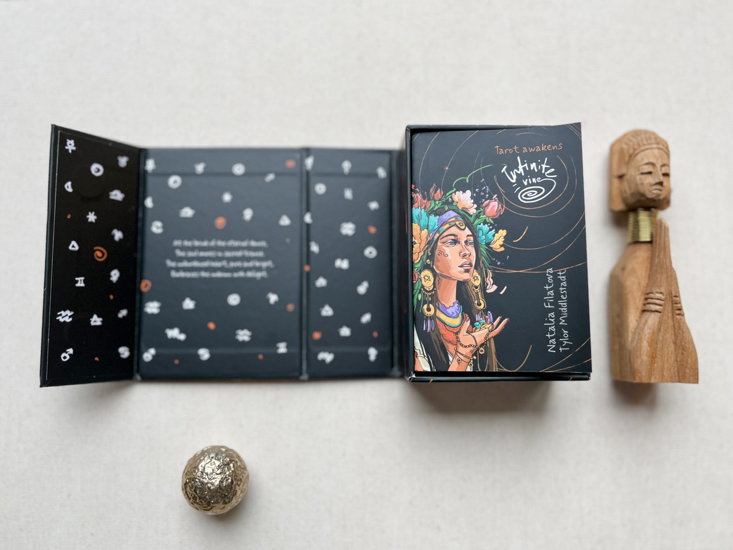 Tarot Deck Infinite Vine. Premium Quality